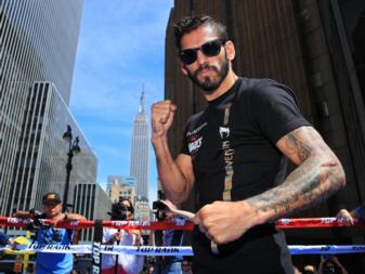 J.Linares photo by Mikey Williams Top Rank