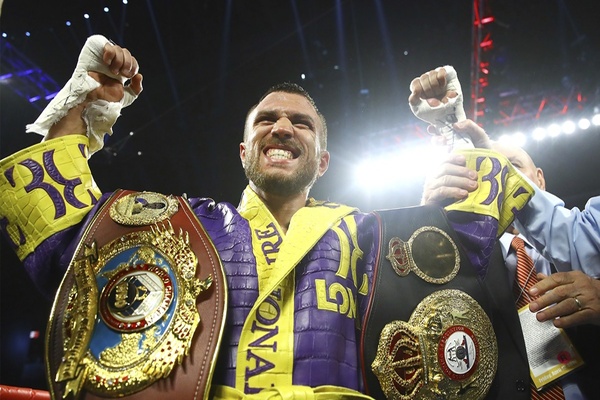Loma wins photo by Mikey Williams/Top Rank