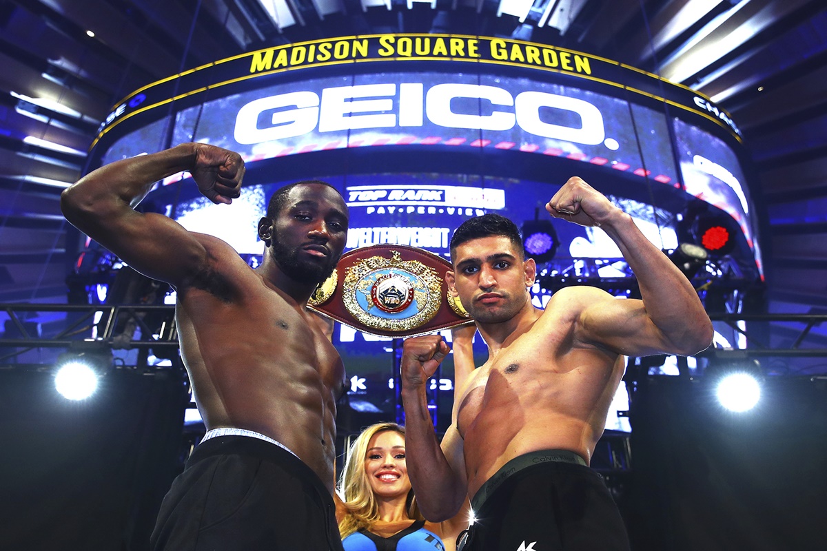 Terence Crawford and Amir Khan make weight - ready to go