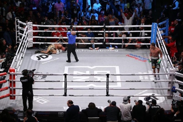 HANEY KO photos by Ed Mulholland/Matchroom Boxing USA