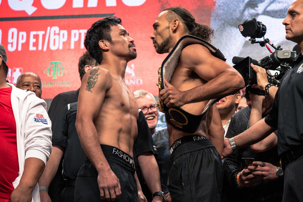 Manny Pacquiao and Keith Thurman make weight