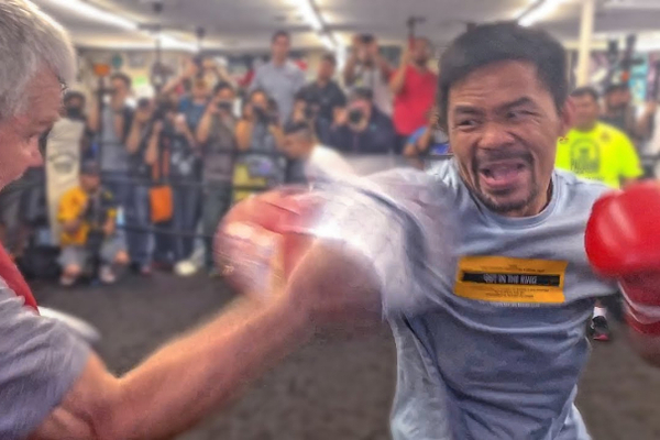 Manny Pacquiao world's most dangerous 40-year-old smashes the pads (video)