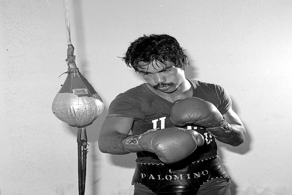 Former welterweight champion Carlos Palomino 