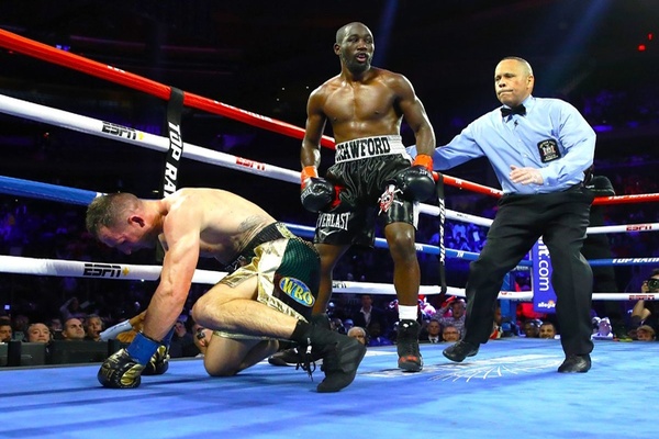 Terence Crawford retains welterweight belt with gritty knockout victory