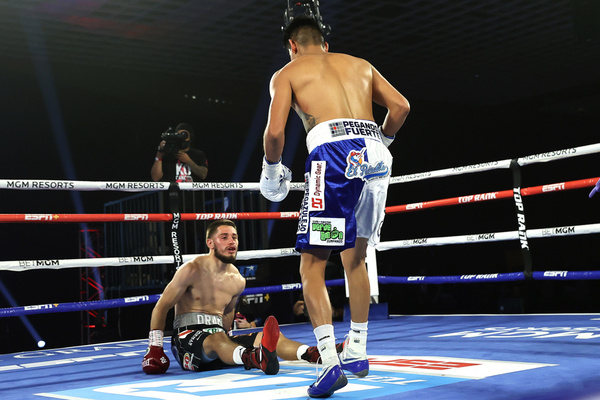 Emanuel Navarrete vs Ruben Villa: New world champion crowned
