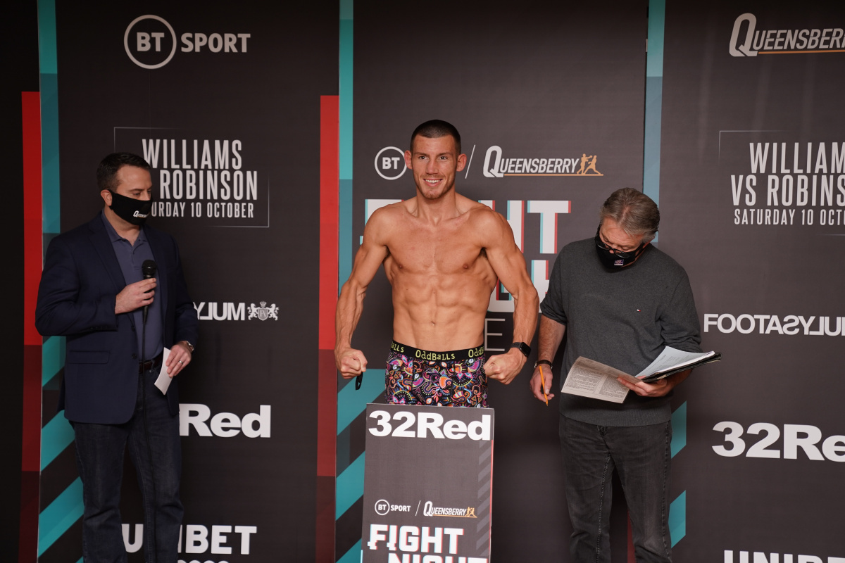 Liam Williams vs Andrew Robinson weigh-in