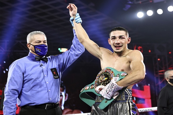 Maxboxing 2020 Fighter of the Year: Teofimo Lopez