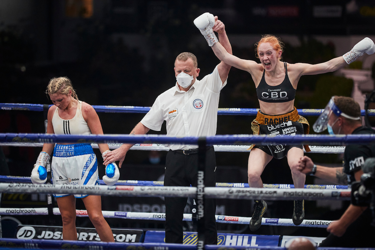 Rachel Ball vs Shannon Courtenay (Mark Robinson/Matchroom Boxing)