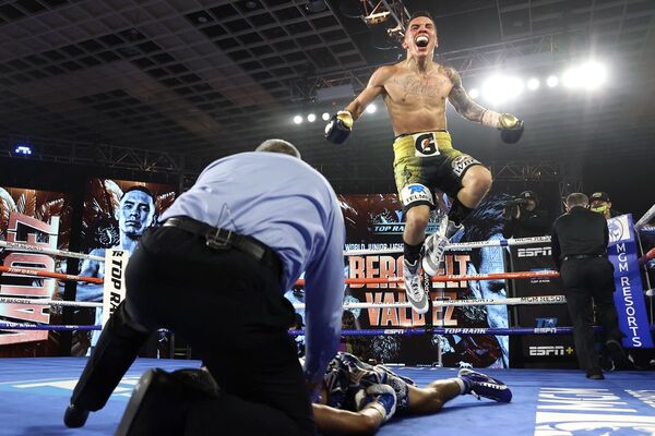 Oscar Valdez flattens Miguel Berchelt, captures WBC crown