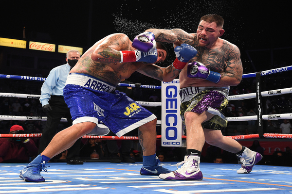 Down in round two, former heavyweight champion Andy Ruiz gets up and defeats Chris Arreola