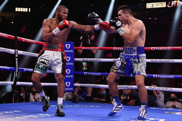 Vladimir Hernandez, Mexican Cinderella Man, surprises Julian Williams and the boxing world