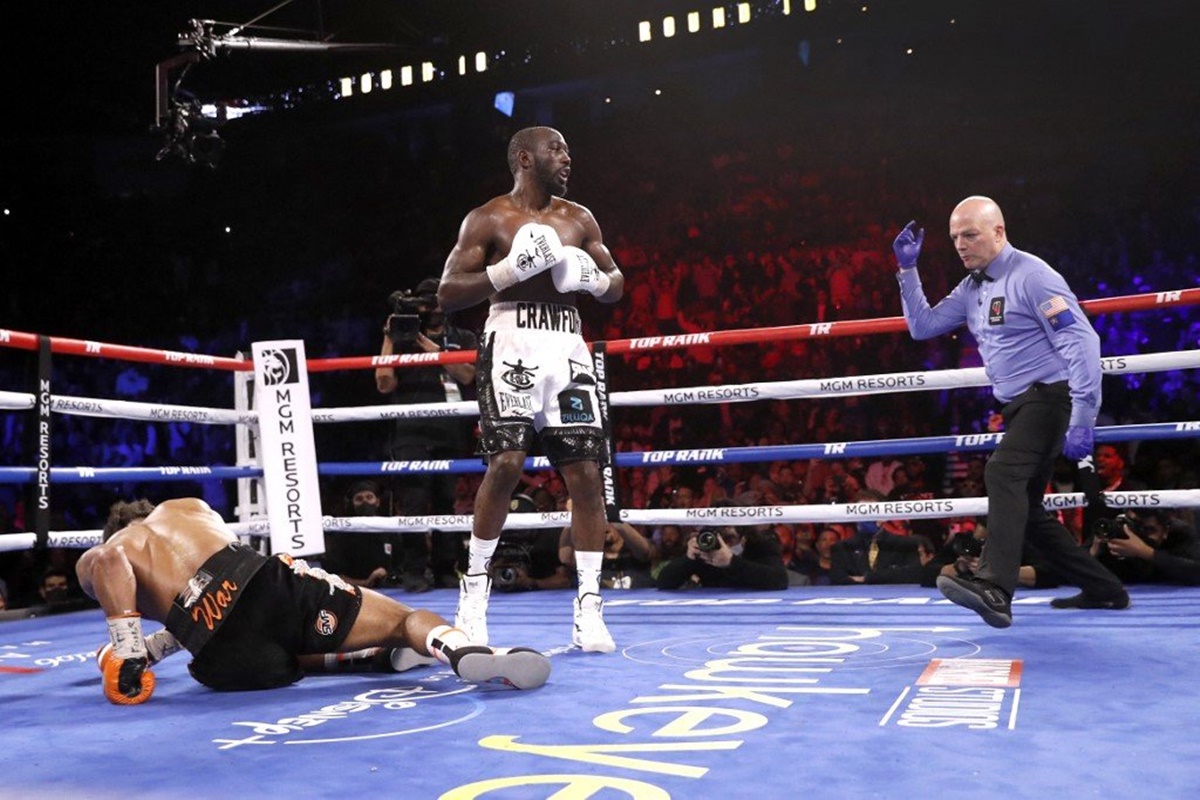 Crawford wins by stoppage over Porter  