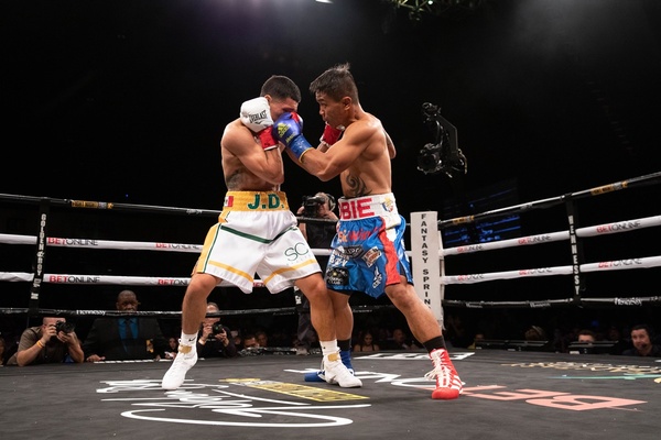 Mercito Gesta floors Joel Diaz twice, wins exciting 10-rounder