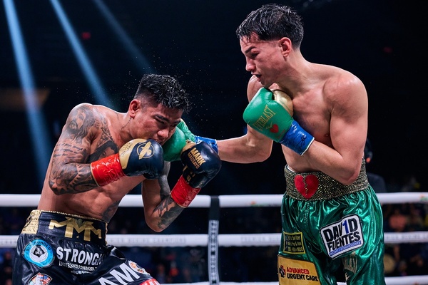 Brandon Figueroa earns right to fight for featherweight title after defeating Mark Magsayo