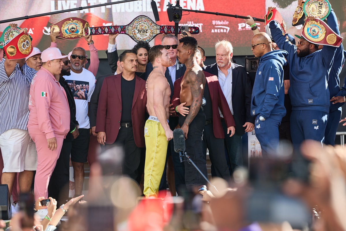 Weigh-in Canelo 167.4 Charlo 167.4 