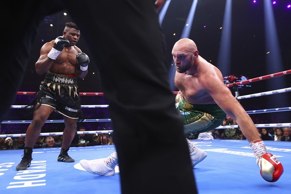 Fury goes down photo by Top Rank
