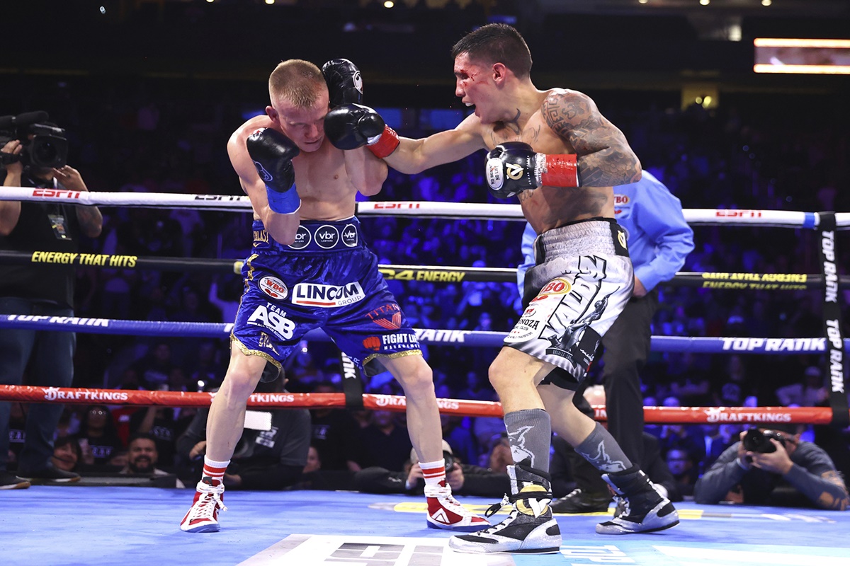 Valdez stops Wilson photo by Mikey Williams - Top Rank
