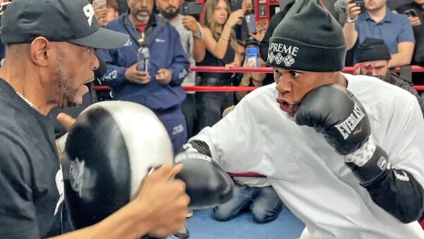 Devin Haney SMASHES PADS in Brooklyn!! • IMPRESSIVE MEDIA WORKOUT | DAZN Boxing