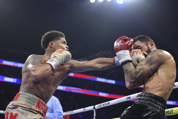 Shakur Stevenson defeats Artem Harutyunyan at home in Newark