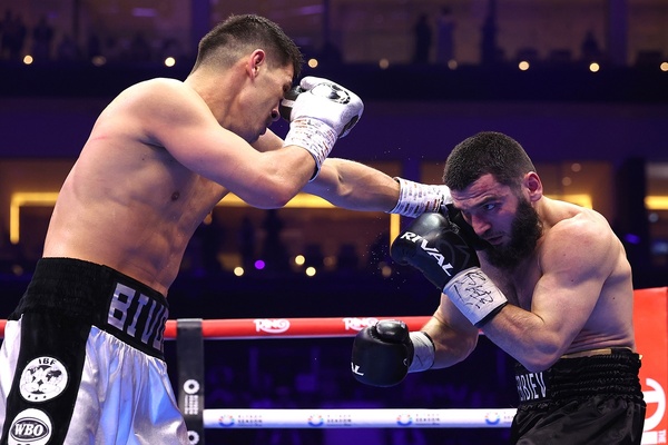 Dmitry Bivol flips the script, rallies in mid-rounds to edge Artur Beterbiev
