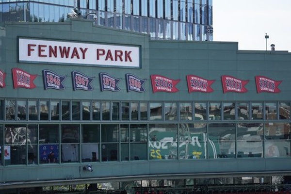Fights at Fenway Park - First ime in almost 70 years