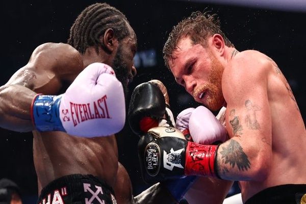 Terence Crawford UD 12 Canelo Alvarez